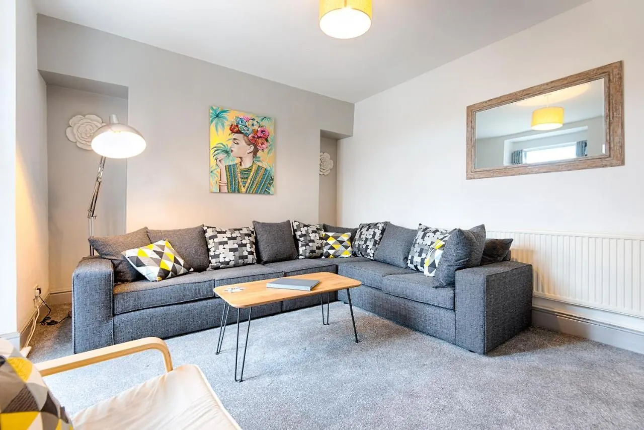 Apartment Garden, Spacious, Parking, Tv In All Rooms! Swansea United Kingdom