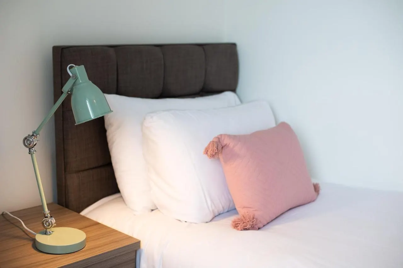 Garden, Spacious, Parking, Tv In All Rooms! Swansea